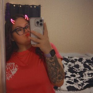 Meet your Posher, Chloe